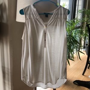 H&M sleeveless cream-colored top; size large